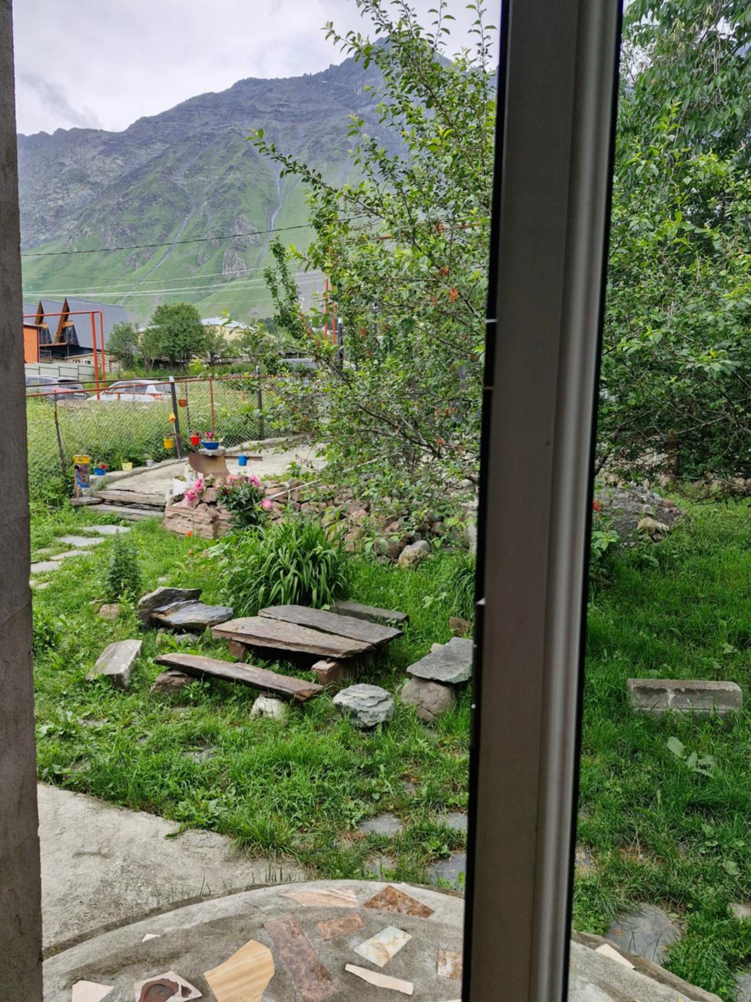 Maiko Guest House Kazbegi Kültér fotó